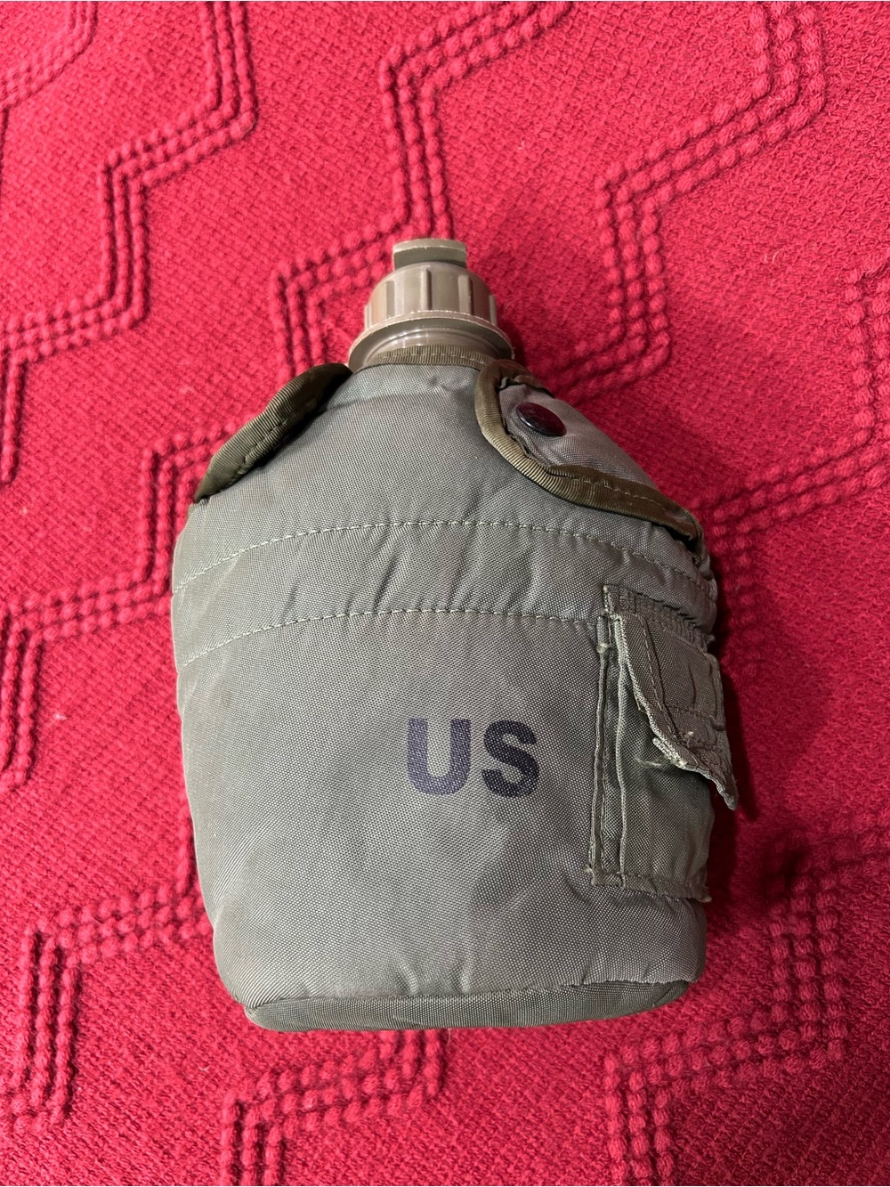 U.S. Army Olive Green Canteen with Cover and Belt Attachment